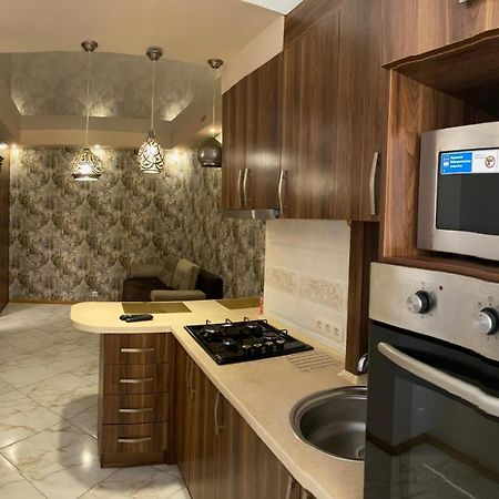 Ogienka 2b, Center Lutsk Appartement Buitenkant foto