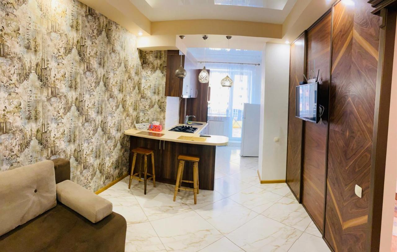Ogienka 2b, Center Lutsk Appartement Buitenkant foto