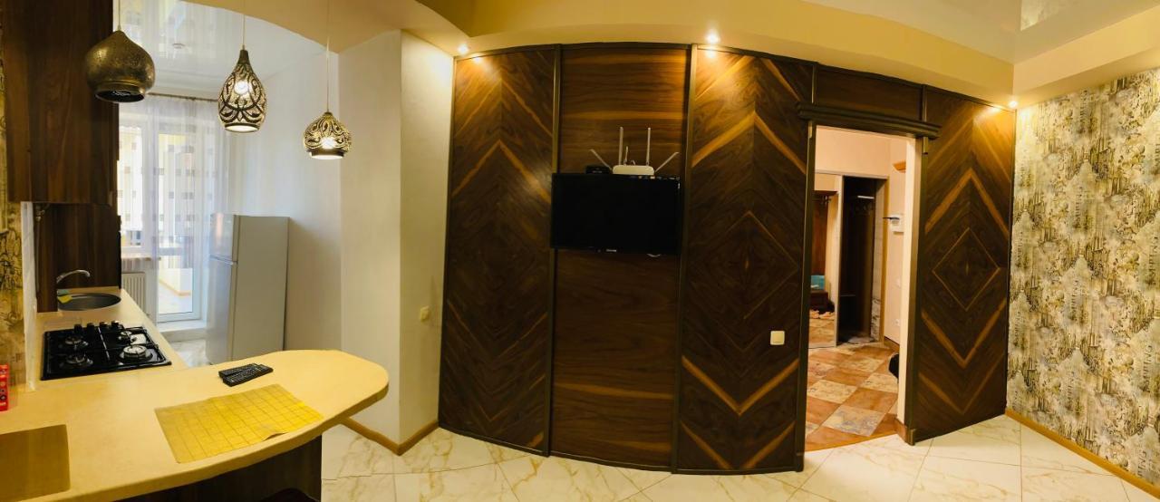Ogienka 2b, Center Lutsk Appartement Buitenkant foto